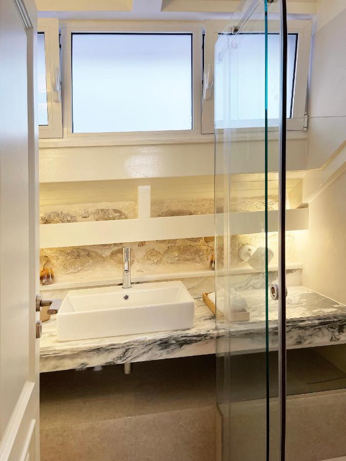 Blue Domino Luxury * Patras