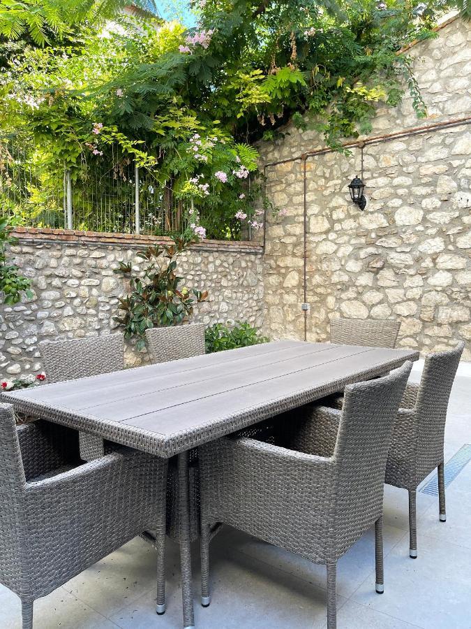 Blue Domino Luxury * Patras